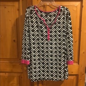 Black/ white top 3/4 sleeves 2X Notations